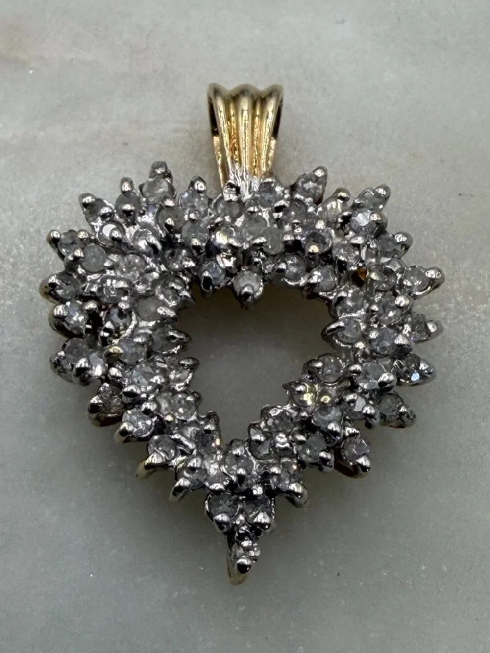 Stunning 10K Yellow Gold Diamond Heart Pendant 3.9g - Pavé Real Diamonds - Picture 2 of 8